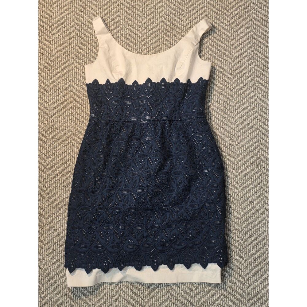 Maggy London Women's Size 14 White Navy Blue Eyelet Lace Overlay Sheath Dress